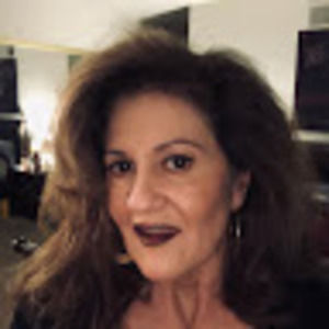 Meet your Posher, Elizabeth hope